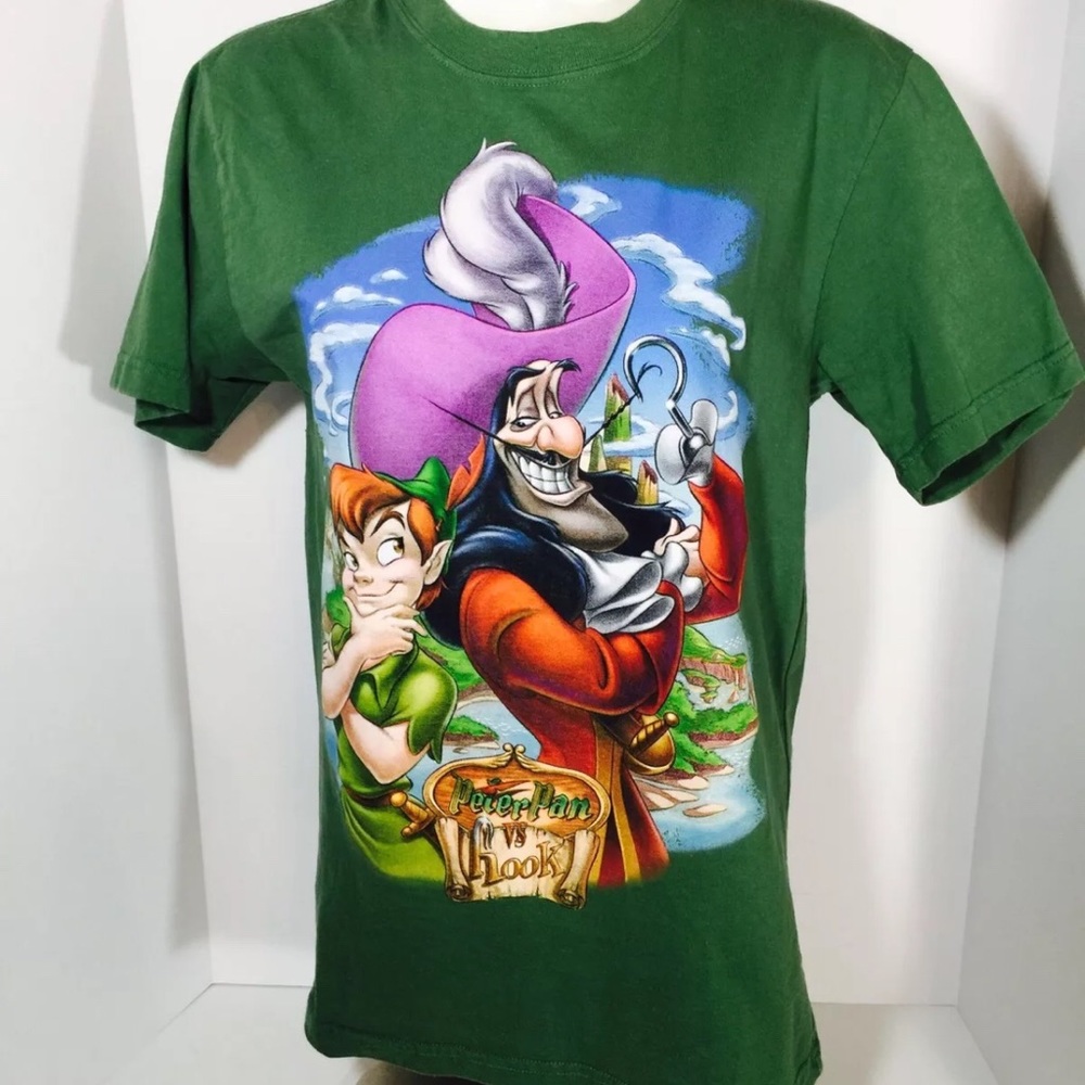 Disney Studio Peter Pan vs Hook T Shirt Small
